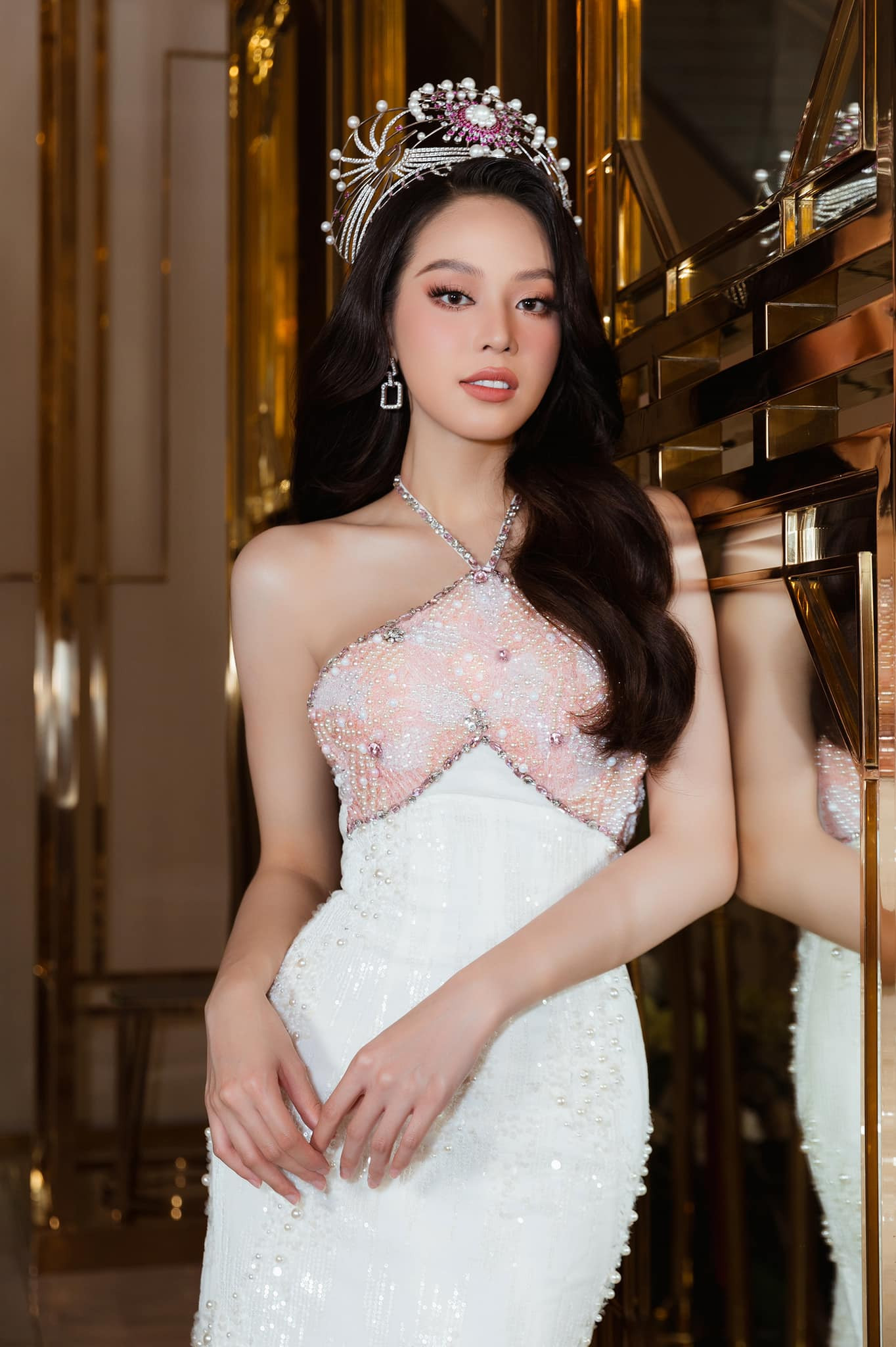 Thanh Thủy được khen ngày càng xinh đẹp sau khi đăng quang. Thanh Thủy được khen ngày càng xinh đẹp sau khi đăng quang.