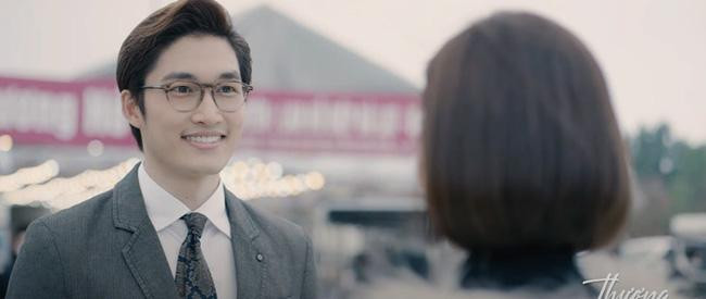 Hoàng Duy lịch lãm ra đón chị đẹp