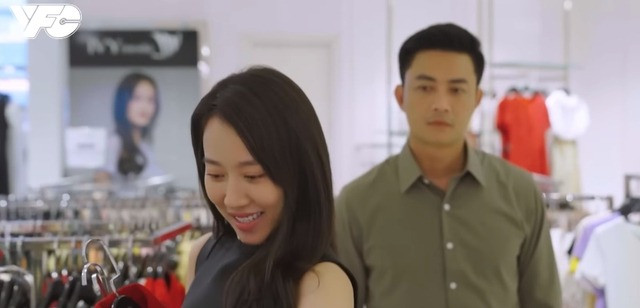 Nghiêm phải đưa bạn gái cũ đi mua sắm.