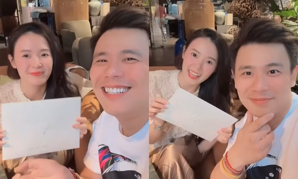 Midu rạng rỡ khi gửi thiếp mời đám cưới tới bạn bè. Midu rạng rỡ khi gửi thiếp mời đám cưới tới bạn bè.