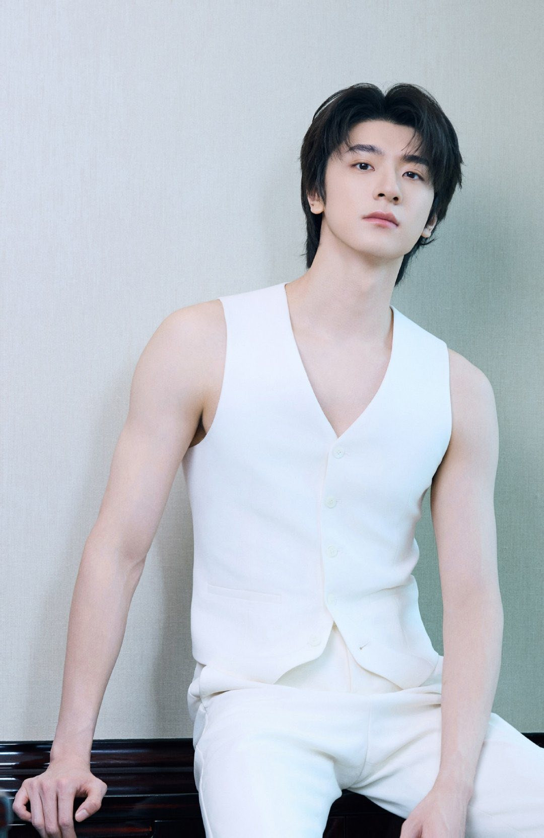 Lâm Nhất và Lư Dục Hiểu được chốt cho hai vai chính. Lâm Nhất và Lư Dục Hiểu được chốt cho hai vai chính.