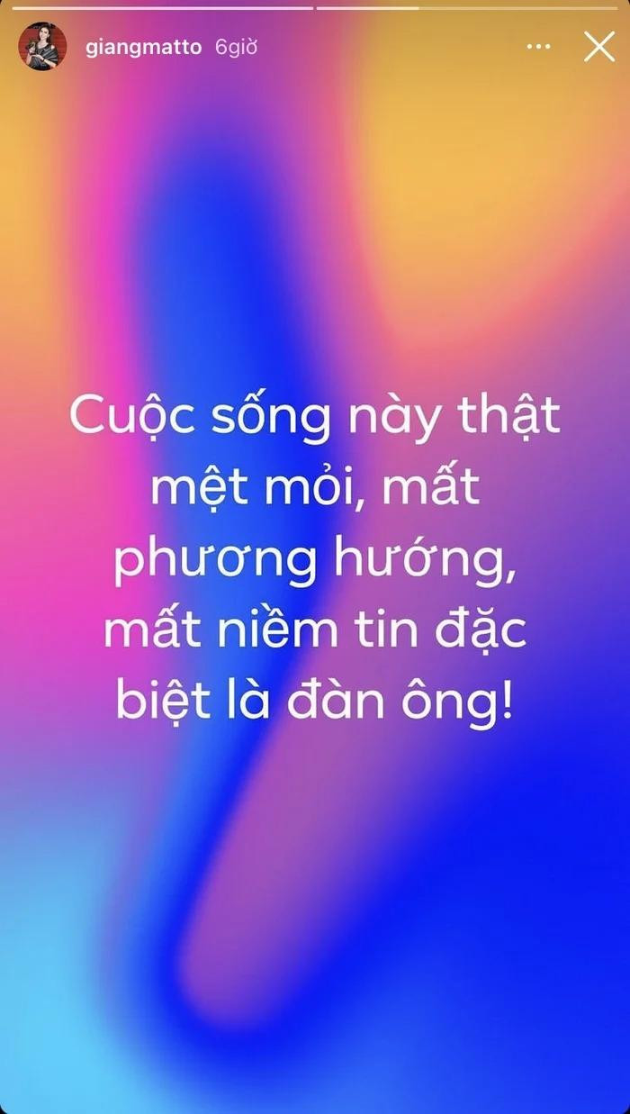 Hương Giang để lộ tâm trạng bất ổn khiến người hâm mộ lo lắng. Hương Giang để lộ tâm trạng bất ổn khiến người hâm mộ lo lắng.