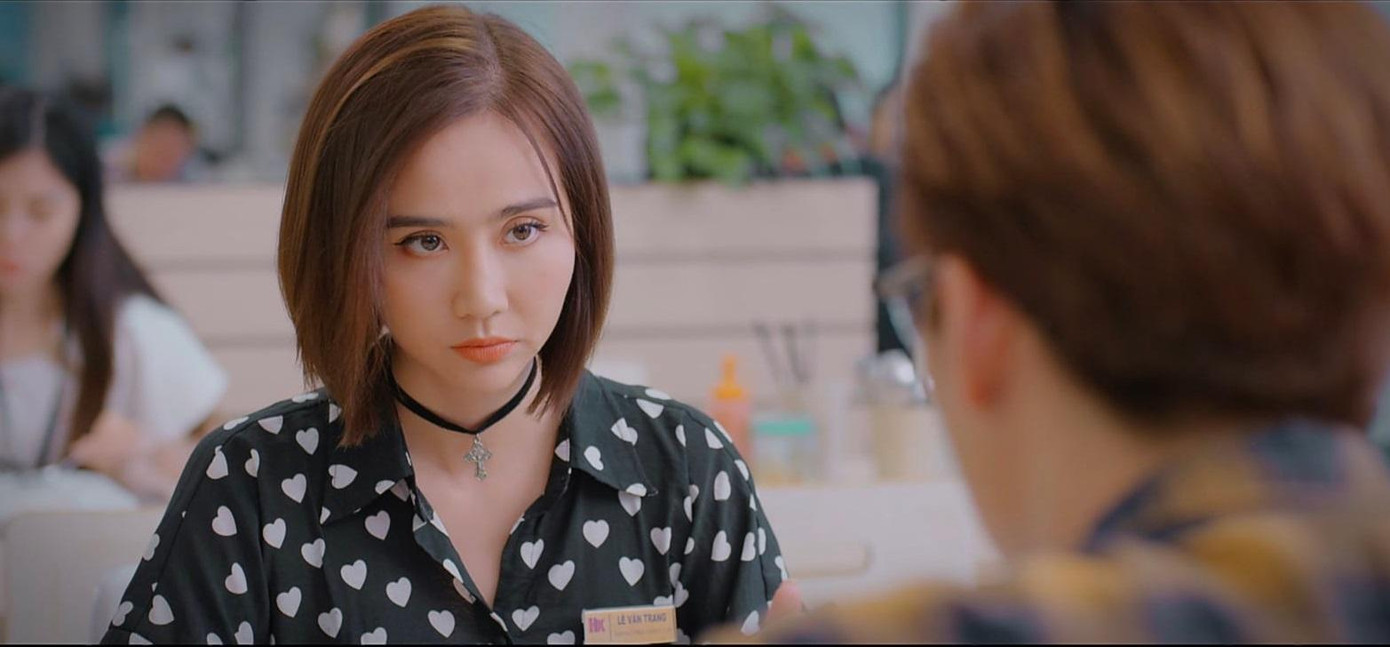 Hoàng Duy luôn tìm cách tiếp cận chị sếp Vân Trang