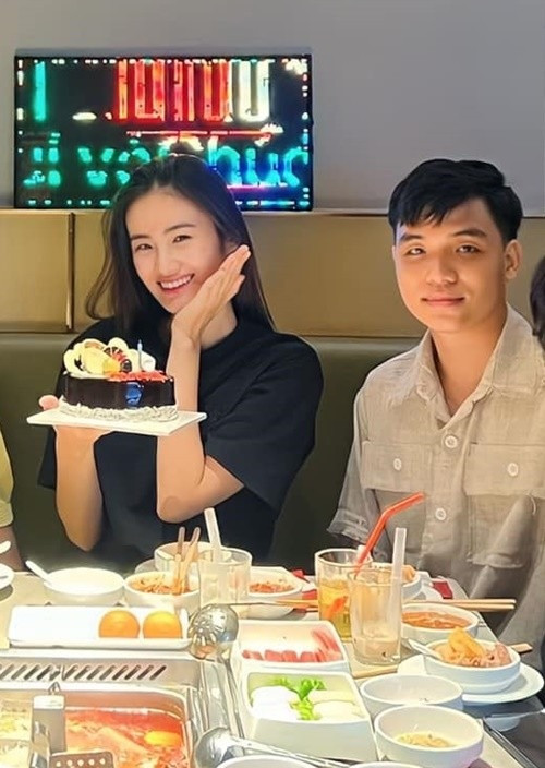 Hai người bên nhau đã 6 năm và luôn là chỗ dựa tinh thần của nhau.