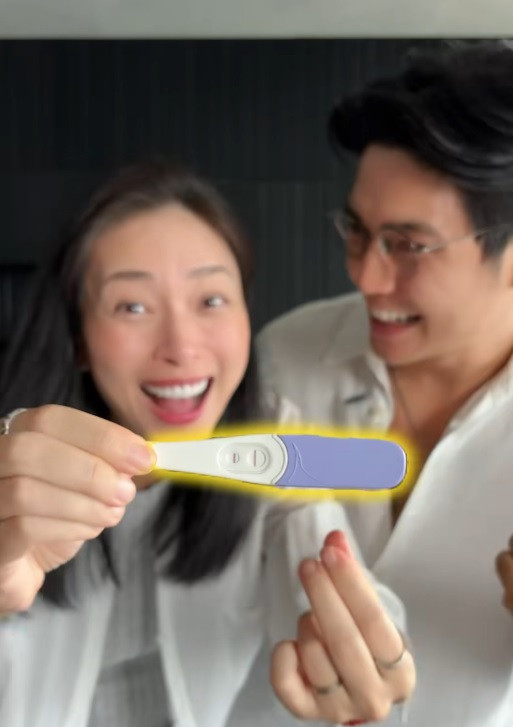 Hai người khoe tin vui nhân dịp kỷ niệm 3 năm ngày cưới.