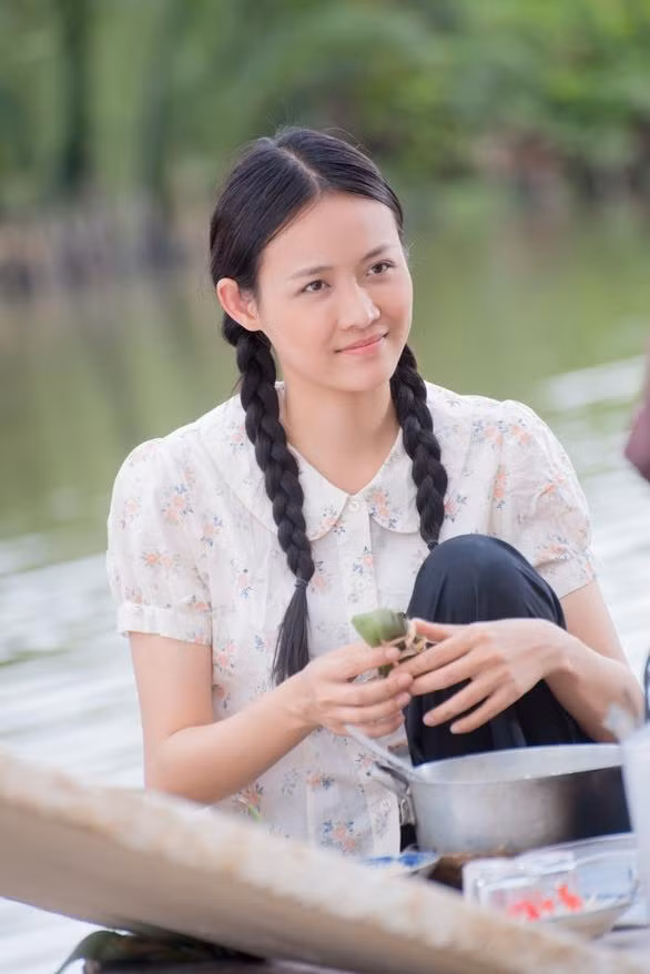 Trương Mỹ Nhân xinh đẹp trong vai Huệ Trương Mỹ Nhân xinh đẹp trong vai Huệ