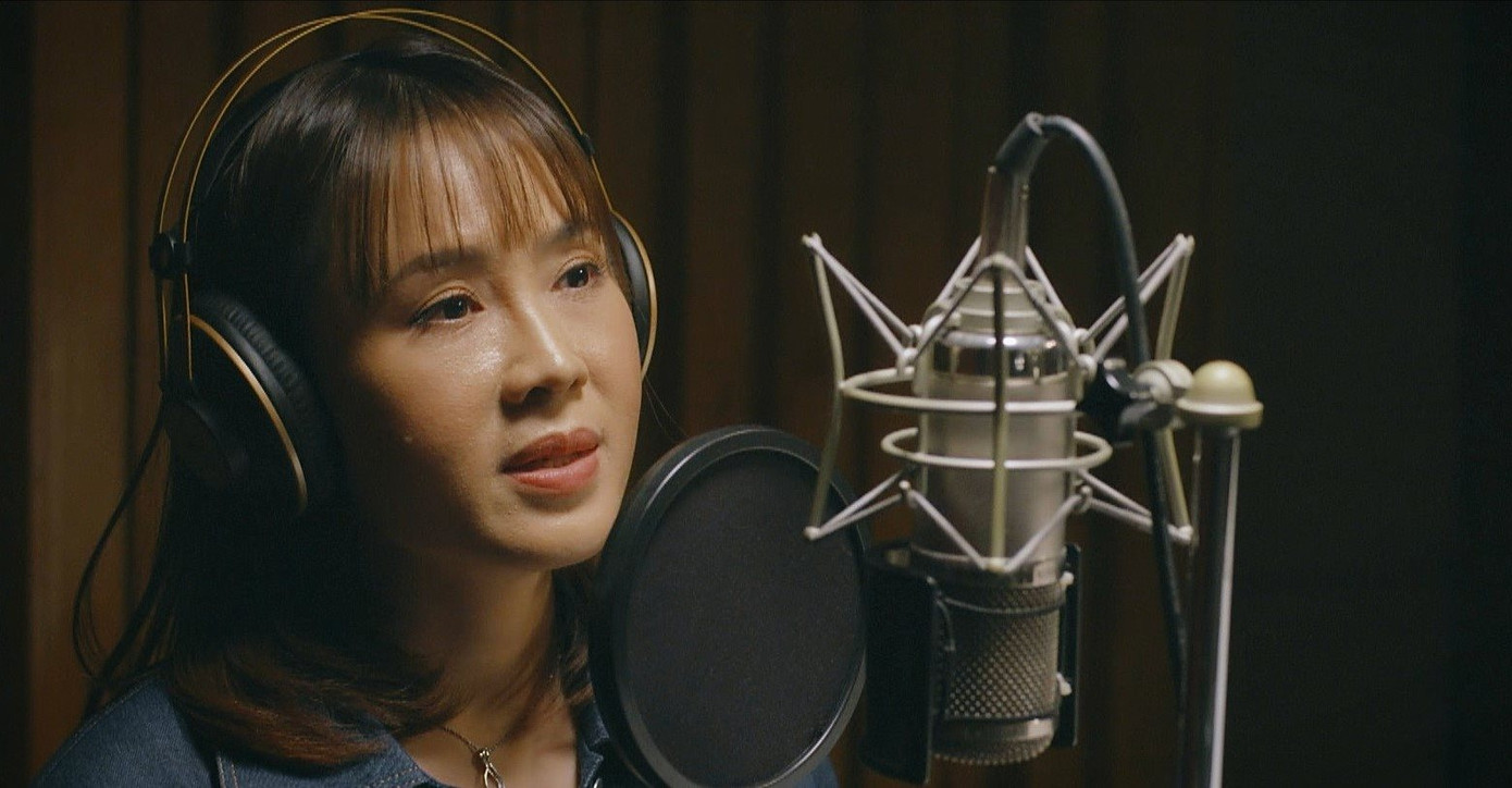 Ngân Hà chủ trì một show phát thanh với mục đích chữa lành.