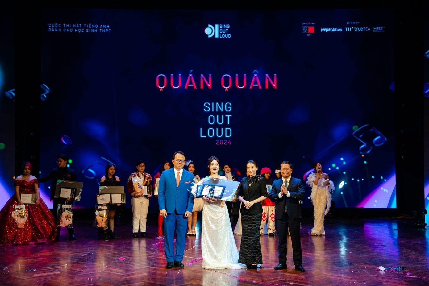 Nguyễn Chí Bảo Ly trở thành Quán Quân cuộc thi Sing Out Loud mùa 3. Nguyễn Chí Bảo Ly trở thành Quán Quân cuộc thi Sing Out Loud mùa 3.