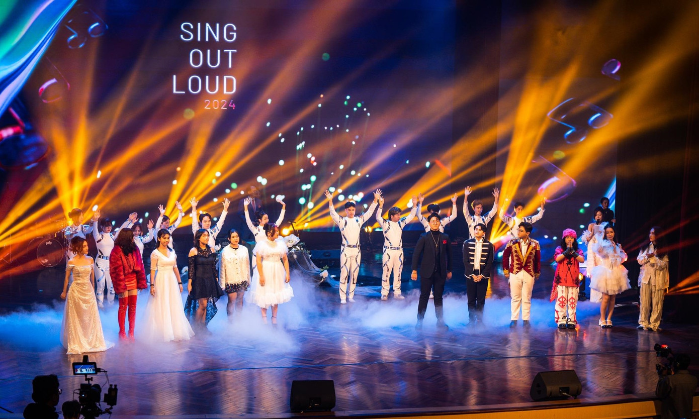 Sing Out Loud là cuộc thi hát Tiếng Anh dành cho học sinh THPT do Swinburne Việt Nam tổ chức. Sing Out Loud là cuộc thi hát Tiếng Anh dành cho học sinh THPT do Swinburne Việt Nam tổ chức.