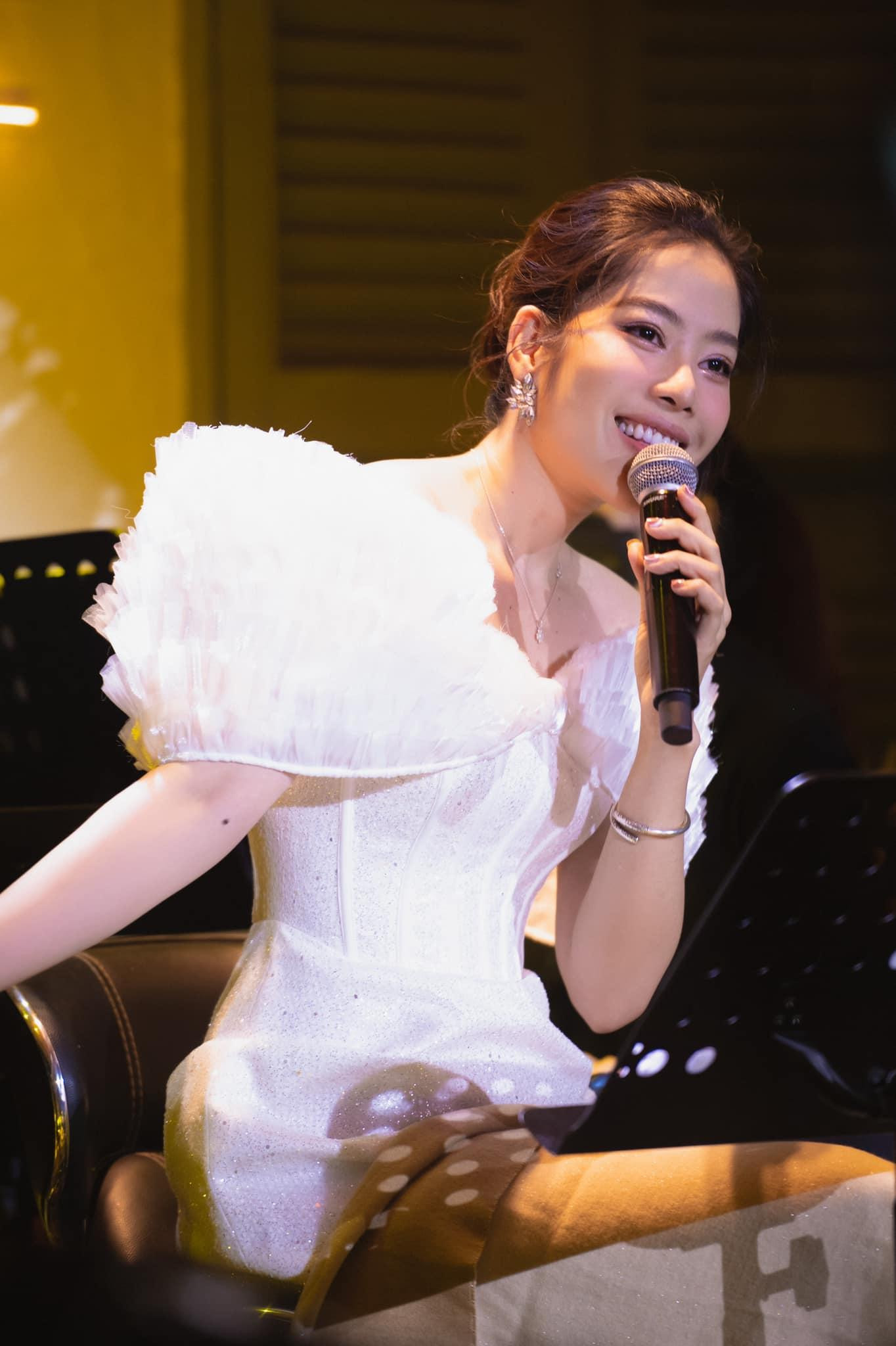 Các đêm nhạc của Nam Em luôn đông khán giả Các đêm nhạc của Nam Em luôn đông khán giả