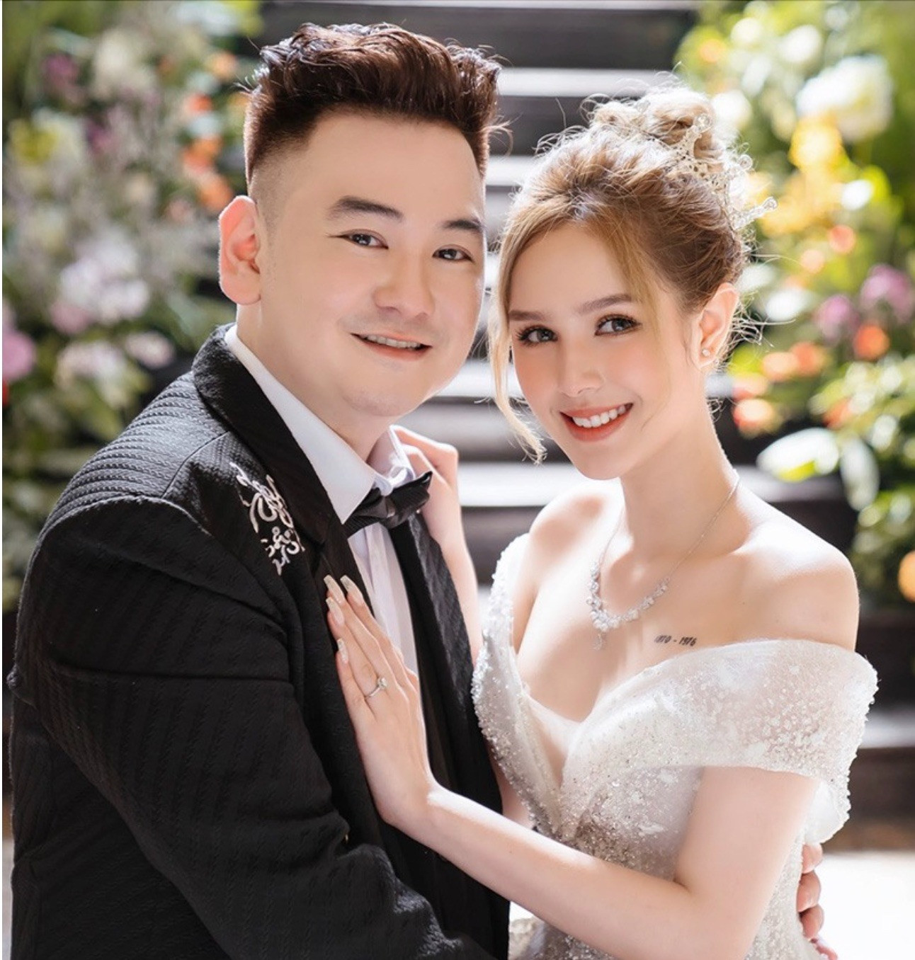 Xemesis và Xoài Non vướng nhiều tin đồn bất lợi suốt thời gian qua. Xemesis và Xoài Non vướng nhiều tin đồn bất lợi suốt thời gian qua.