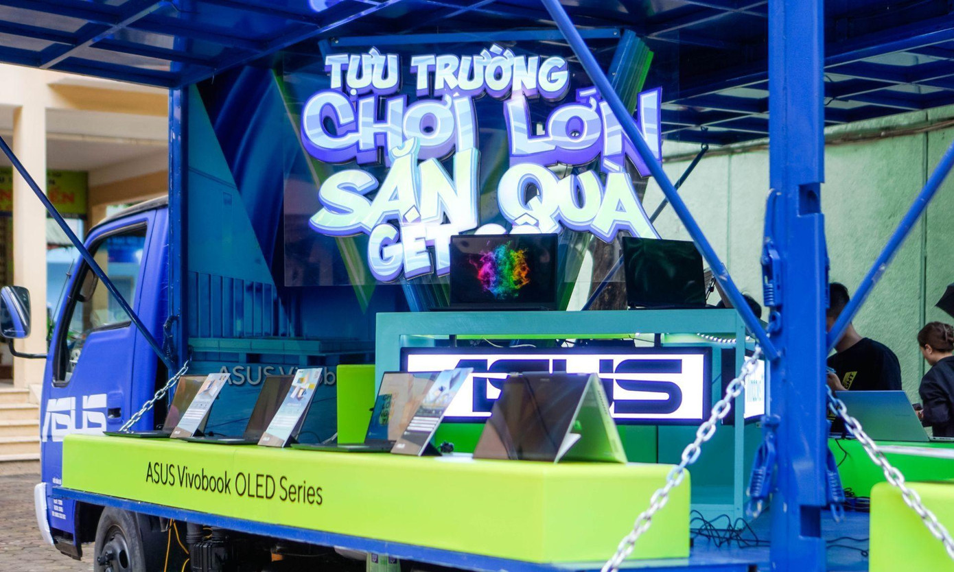 Dàn laptop “đỉnh của chóp” xuất hiện tại UNITOUR