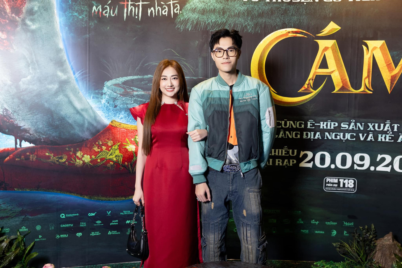 Ngày 19/9, hai vợ chồng vẫn cùng nhau đi dự sự kiện. Ngày 19/9, hai vợ chồng vẫn cùng nhau đi dự sự kiện.