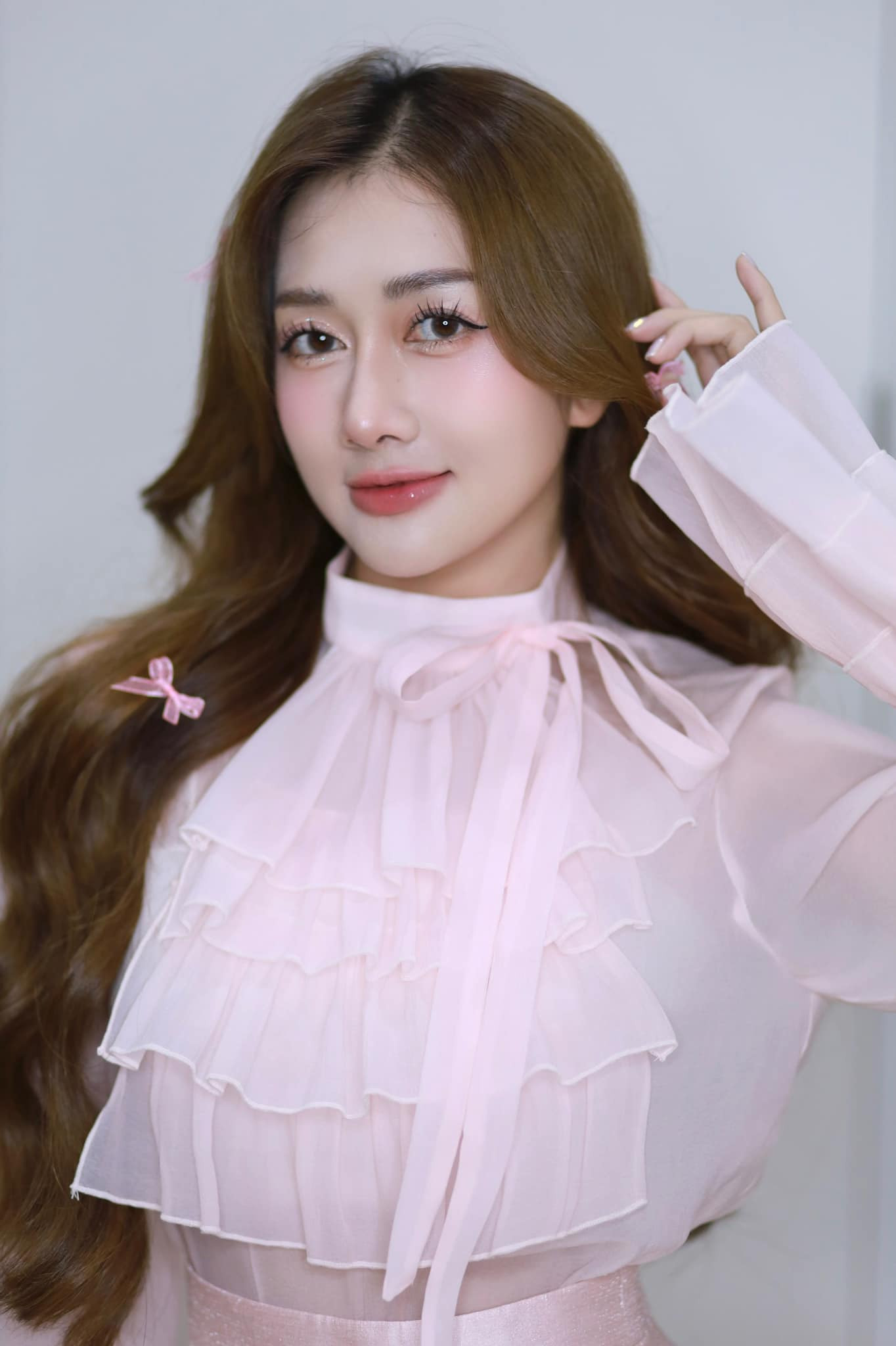 Lan Phương vừa lên tiếng xin lỗi vì ồn ào đáng tiếc. Lan Phương vừa lên tiếng xin lỗi vì ồn ào đáng tiếc.