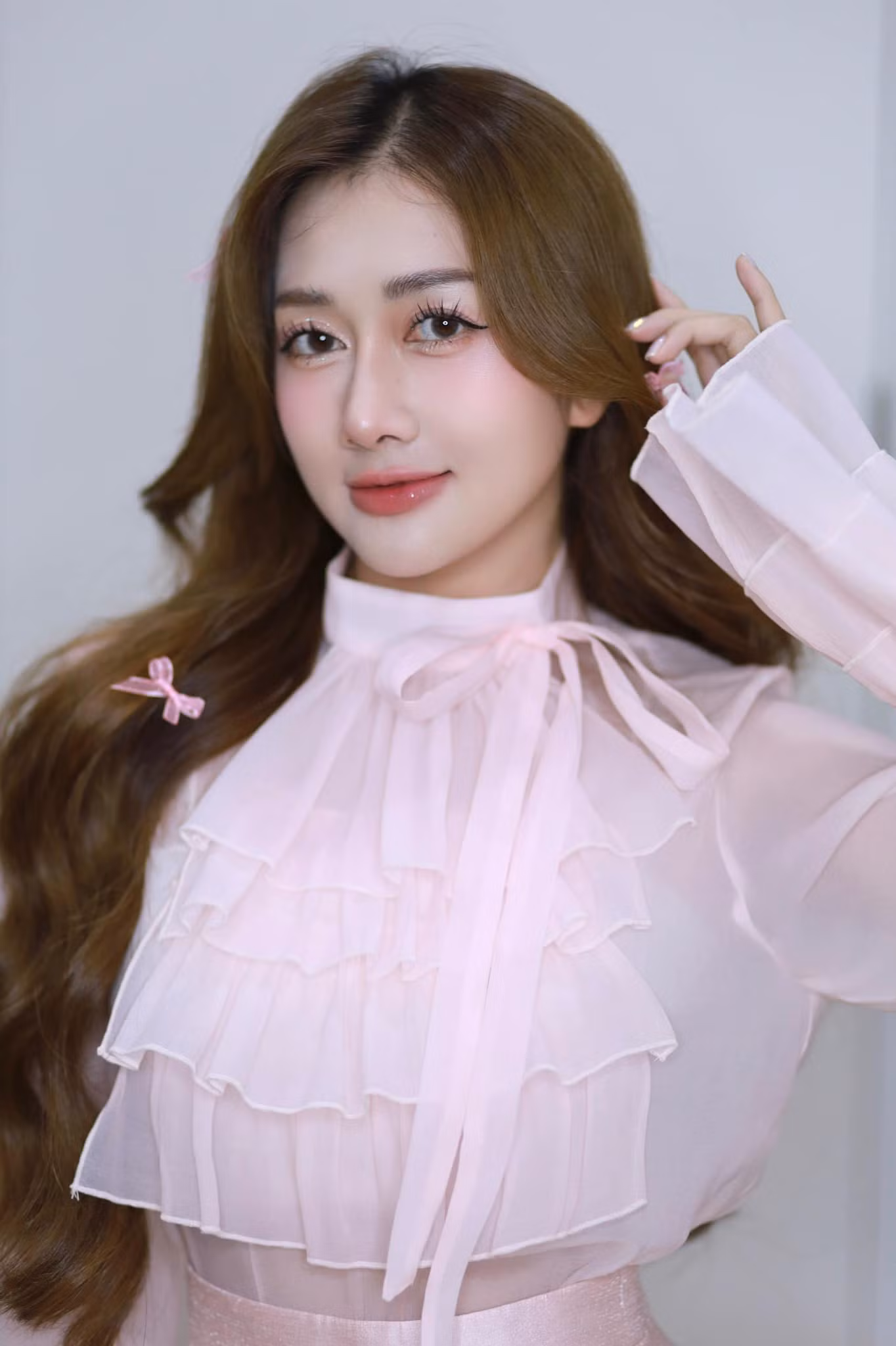 Lan Phương vừa lên tiếng xin lỗi vì ồn ào đáng tiếc. Lan Phương vừa lên tiếng xin lỗi vì ồn ào đáng tiếc.