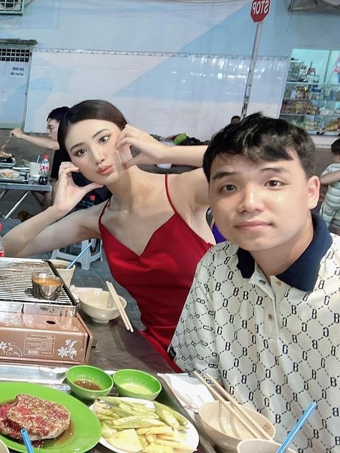 Hai người bên nhau đã nhiều năm và Anh Kiệt luôn ủng hộ bạn gái.