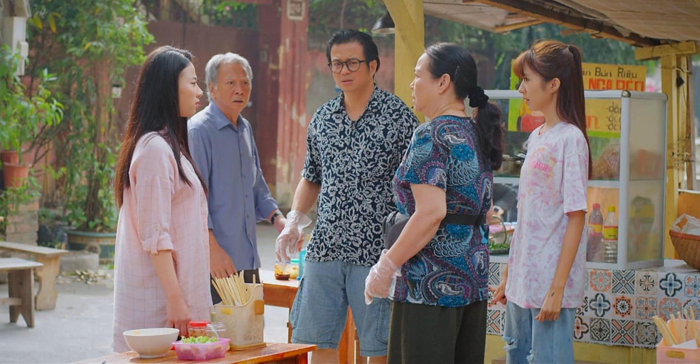 Bà Nga đau khổ vì con gái mang tiếng là "kẻ thứ ba" Bà Nga đau khổ vì con gái mang tiếng là "kẻ thứ ba"