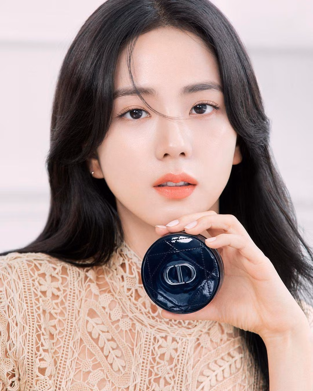 Lisa và Jisoo là hai idol mang lại giá trị truyền thông cực cao cho nhãn hàng