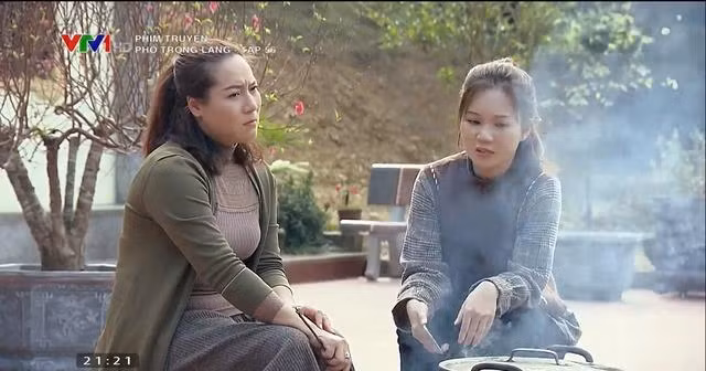 Cô cùng mẹ chuyển đến nơi khác sống Cô cùng mẹ chuyển đến nơi khác sống