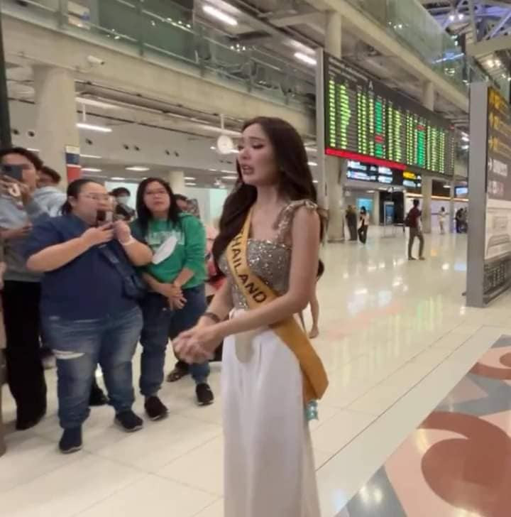 Đại diện Thái Lan bật khóc khi nhắc tới món trứng vịt lộn. Đại diện Thái Lan bật khóc khi nhắc tới món trứng vịt lộn.