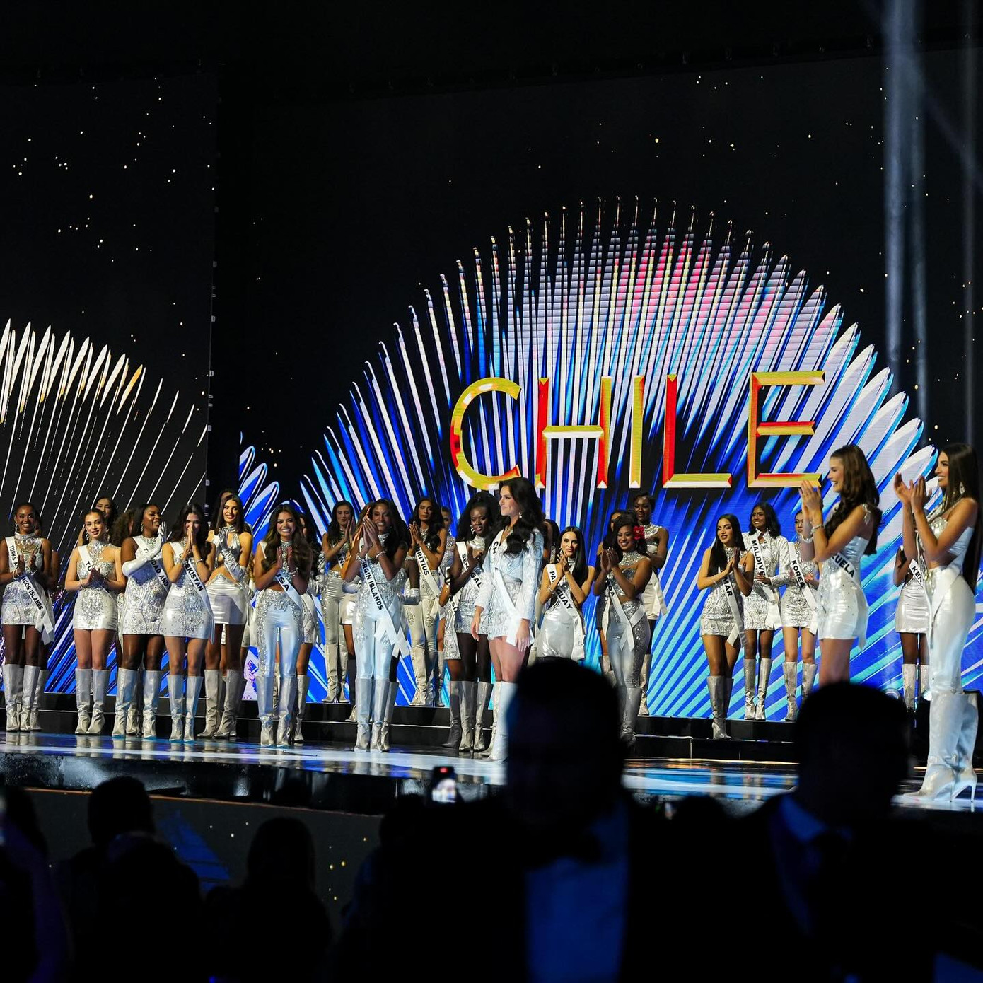 Thứ hạng được gọi tên của các thí sinh đều trùng với bức ảnh mà Michael Cinco đăng tải. Thứ hạng được gọi tên của các thí sinh đều trùng với bức ảnh mà Michael Cinco đăng tải.