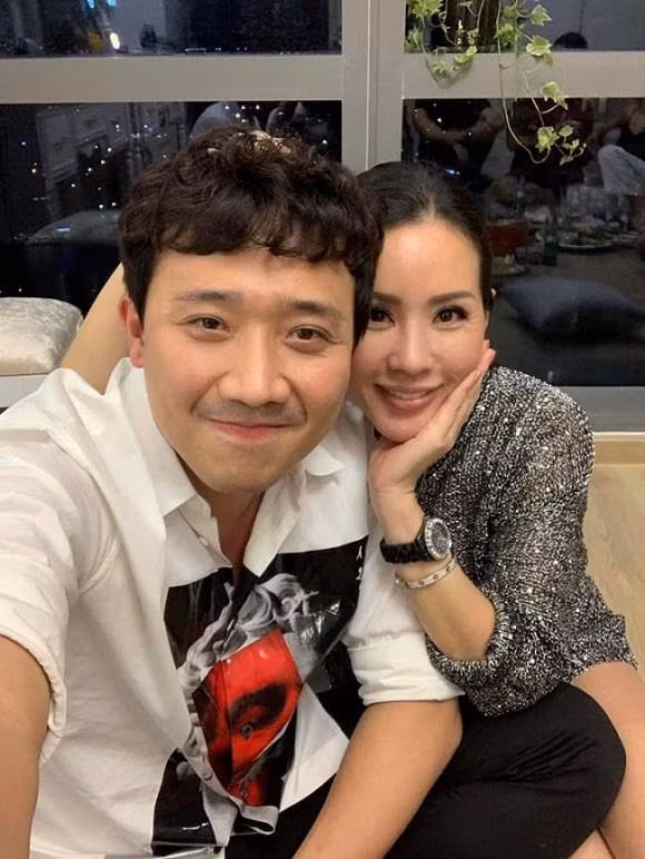 Thu Hoài chơi thân với Trấn Thành. Thu Hoài chơi thân với Trấn Thành.