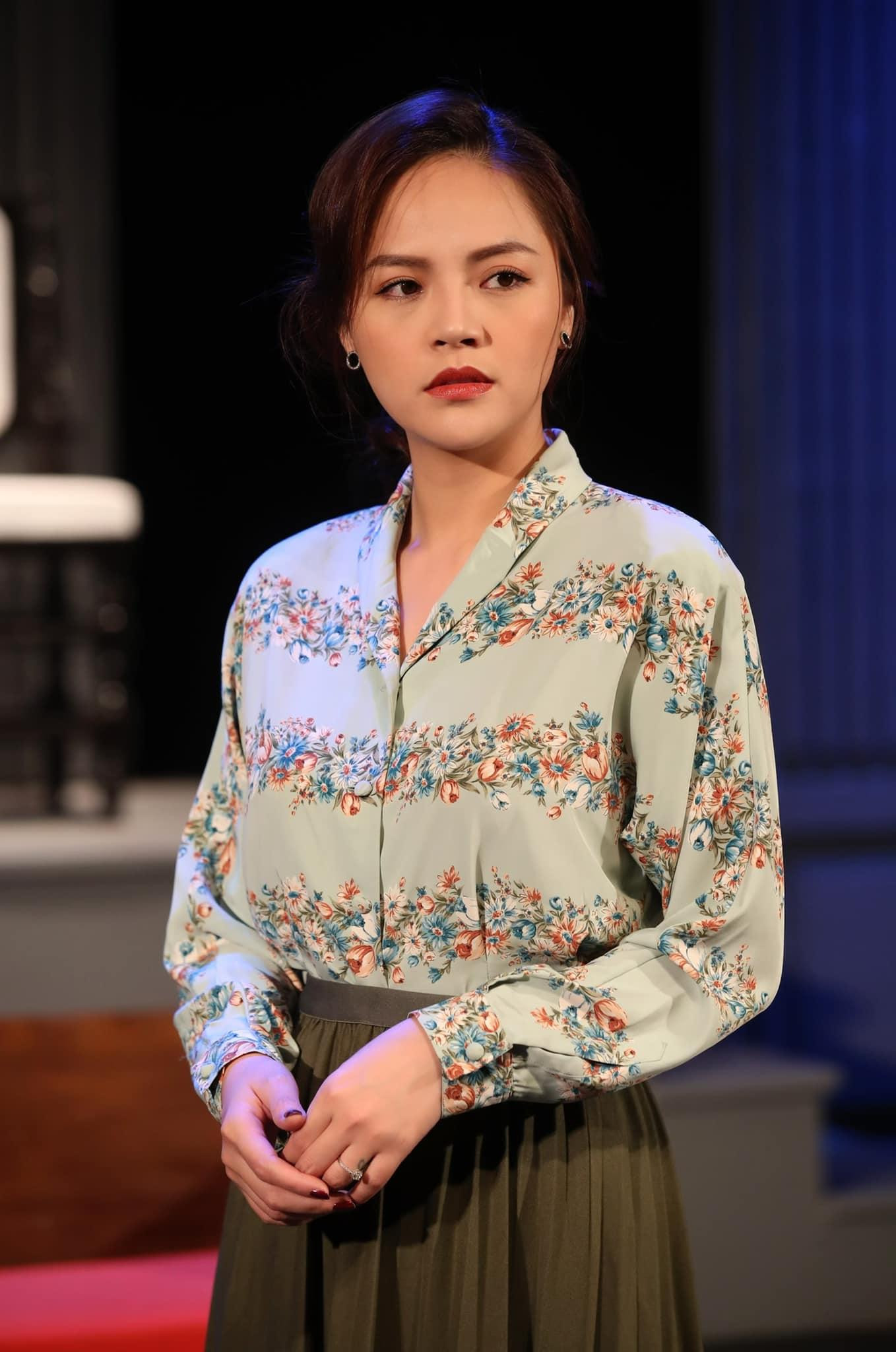 Thu Quỳnh từng có quyết định sai lầm khi còn trẻ Thu Quỳnh từng có quyết định sai lầm khi còn trẻ