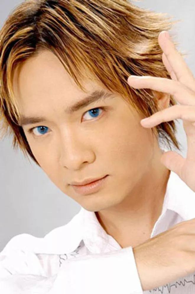 Việt Quang khi đang nổi tiếng thời những năm 2000. Việt Quang khi đang nổi tiếng thời những năm 2000.