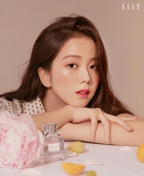 Jisoo được khen xinh nhất khi để tóc dài