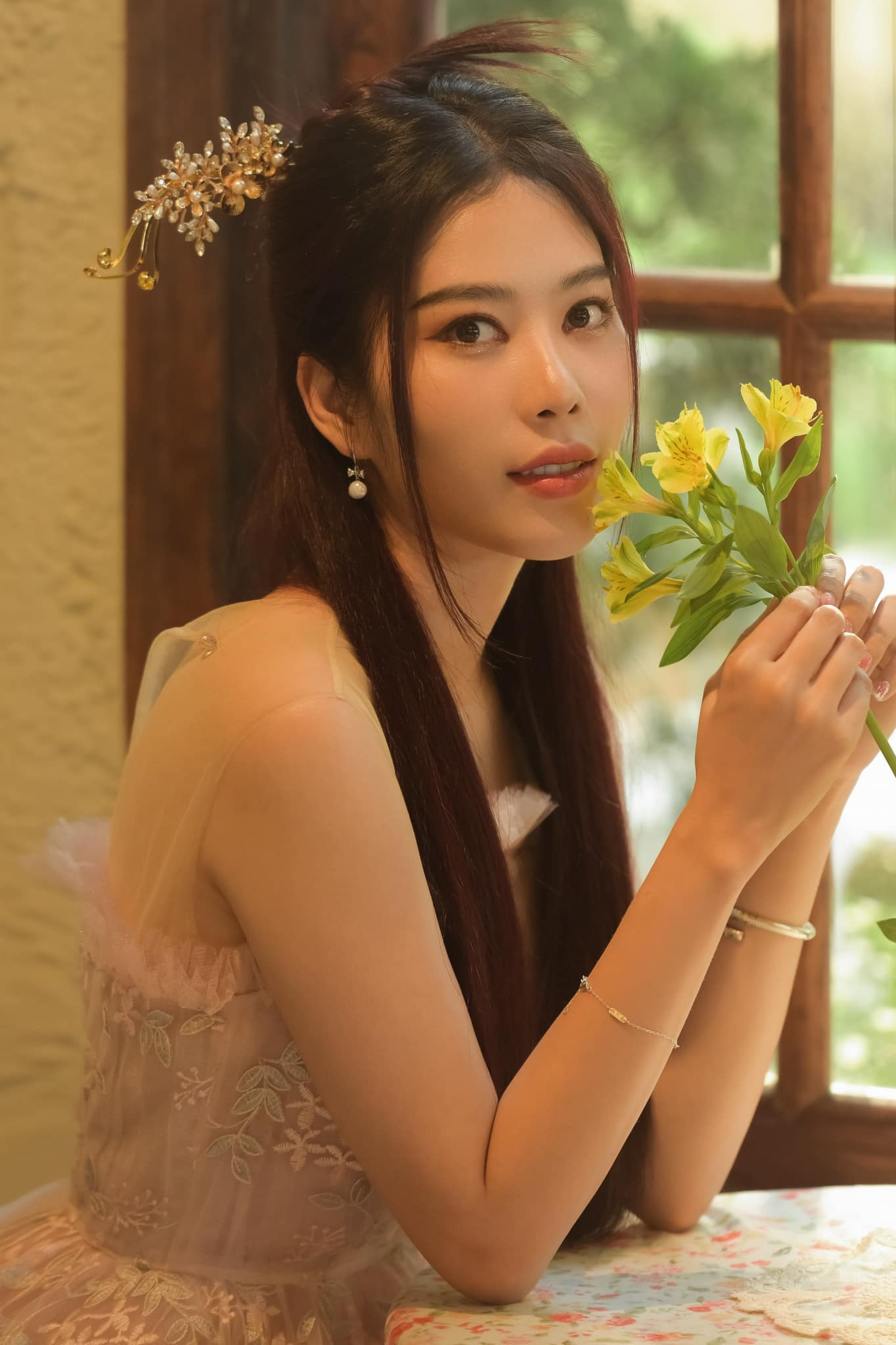 Khán giả mong Nam Em sẽ có một tình yêu bền lâu.