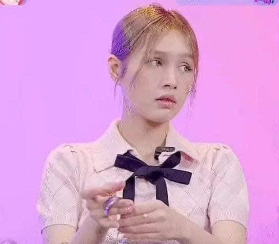 Netizen ngán ngẩm khi thấy Xoài Non kém sôi nổi trong các phiên bán hàng. Netizen ngán ngẩm khi thấy Xoài Non kém sôi nổi trong các phiên bán hàng.