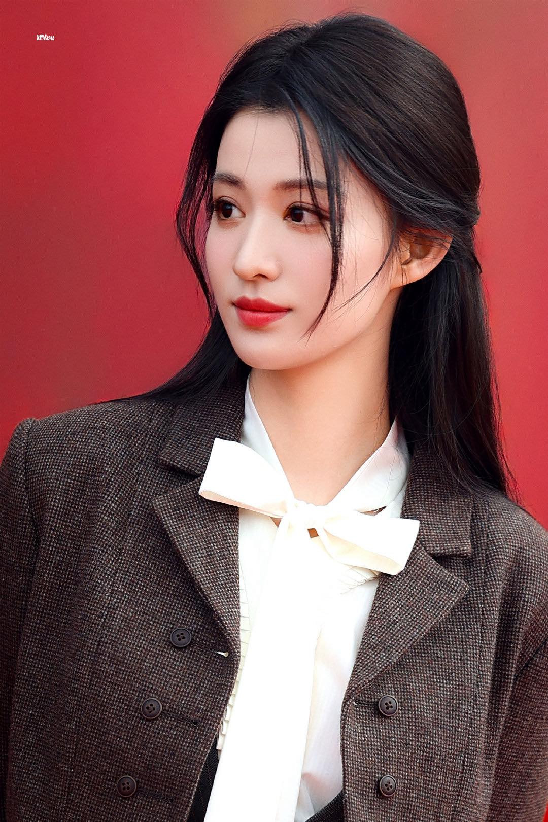 Hai diễn viên đều được khen là rất hợp với phim ngôn tình.