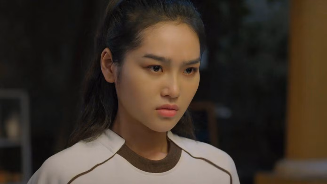 Biểu cảm của nhân vật khiến khán giả khó hiểu khi liên tục nhăn nhó mặt mày.
