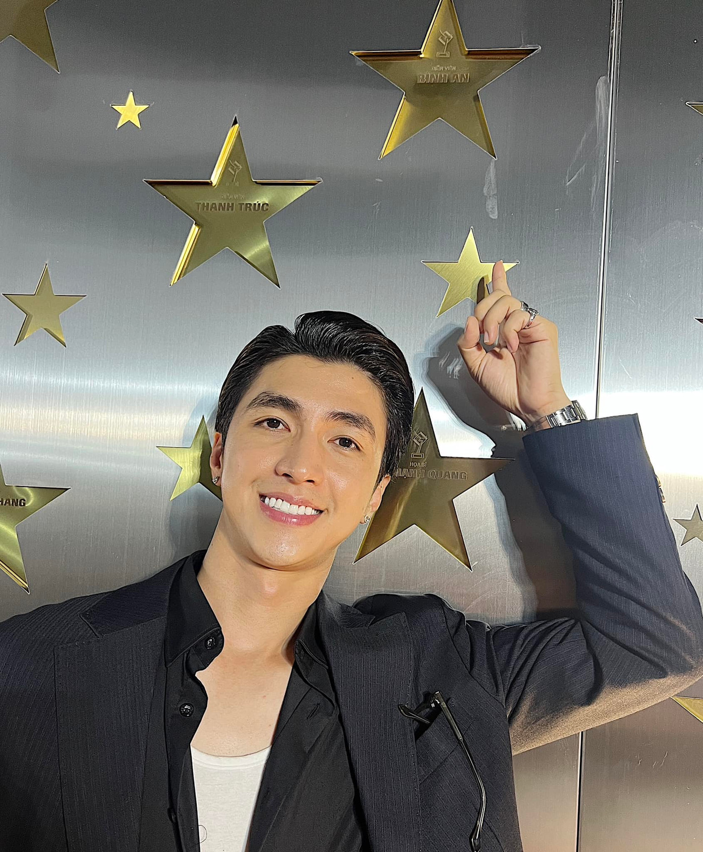 Bình An rất đẹp trai nhưng thường xuyên bị chê diễn nhạt. Bình An rất đẹp trai nhưng thường xuyên bị chê diễn nhạt.