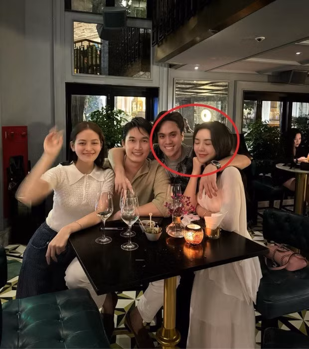 Hai người có nhiều khoảnh khắc thân thiết nhưng netizen đoán chỉ là bạn bè thân.