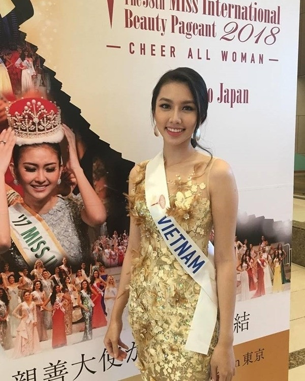 Đến lượt Miss International cũng hủy theo dõi &quot;người cũ&quot;.
