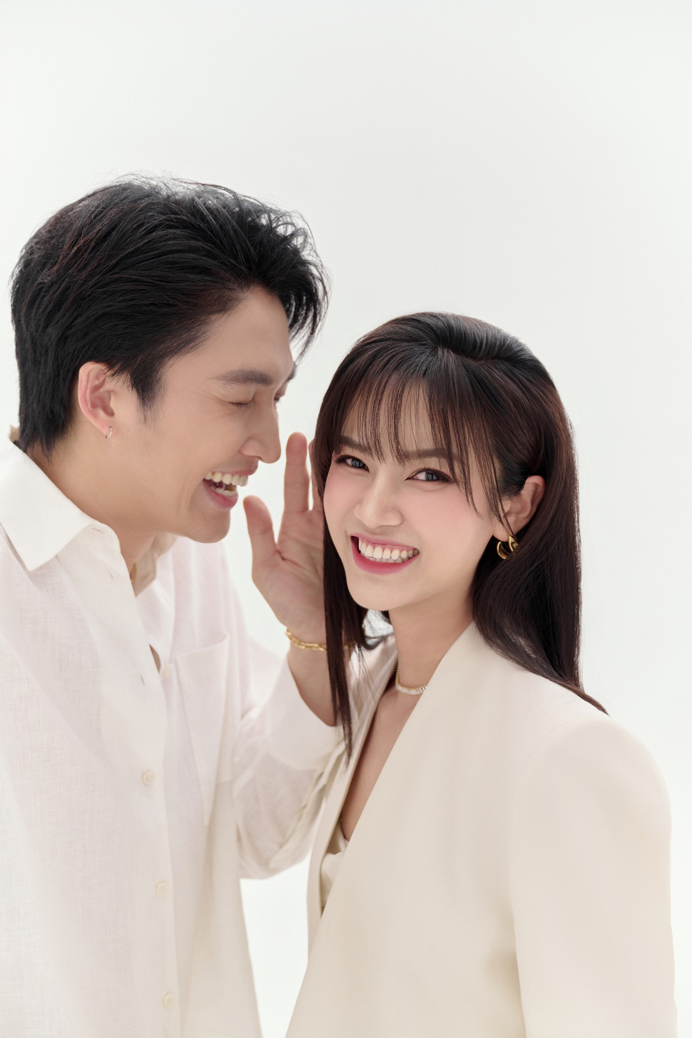 Bạn trai Anh Đào khen hai người có nét phu thê. Bạn trai Anh Đào khen hai người có nét phu thê.