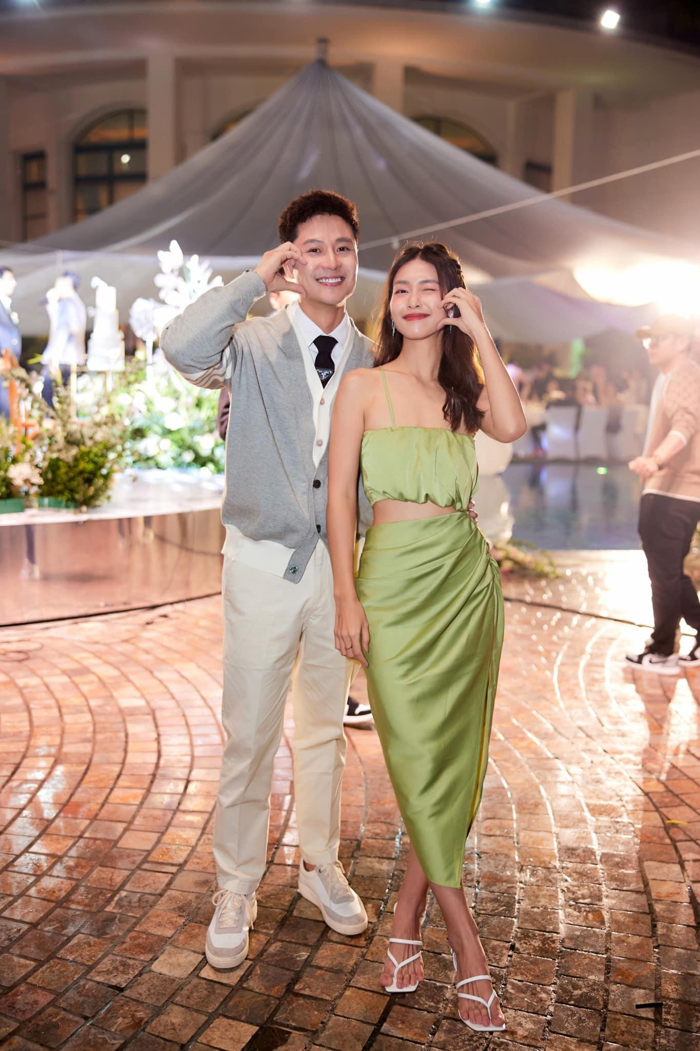 Khả Ngân, Thanh Sơn lại không đến tiệc cưới cùng nhau. Khả Ngân, Thanh Sơn lại không đến tiệc cưới cùng nhau.