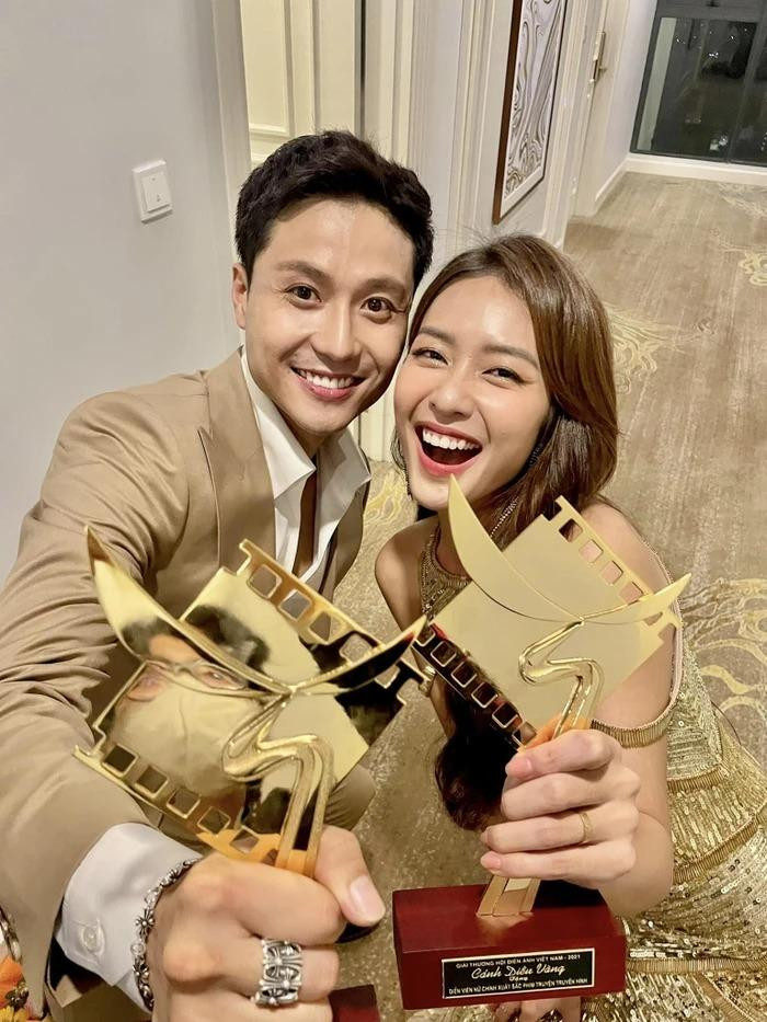 Cặp đôi vẫn được khán giả đẩy thuyền dù phim kết thúc. Cặp đôi vẫn được khán giả đẩy thuyền dù phim kết thúc.