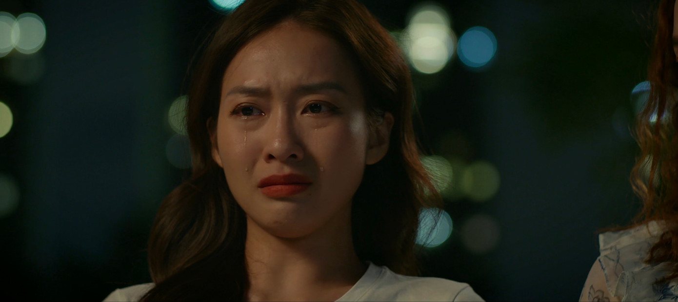 Trâm Anh không dám nhớ lại mối tình đầu. Trâm Anh không dám nhớ lại mối tình đầu.