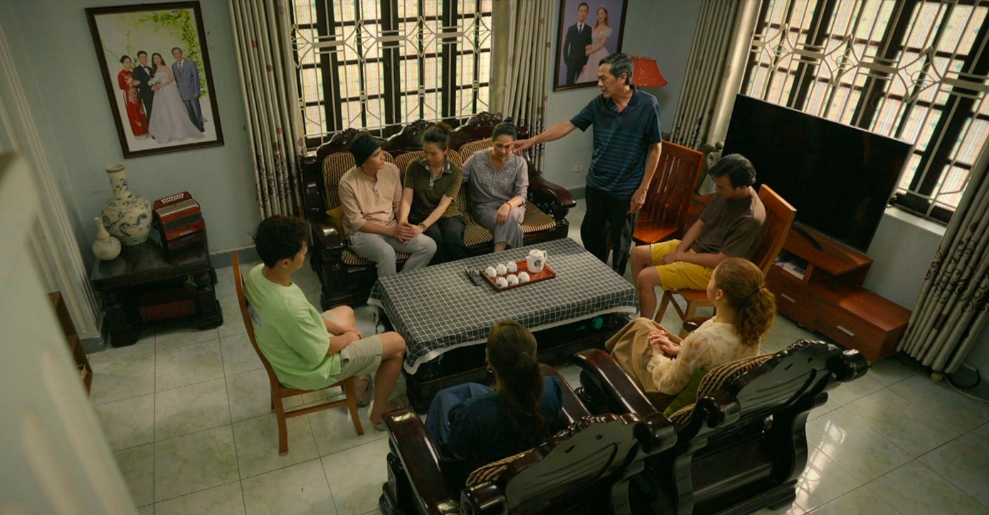 Cả nhà đều lo lắng cho Công rất nhiều.