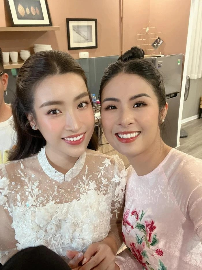 Hai nàng hậu đều không phản hồi về tin đồn mang thai.