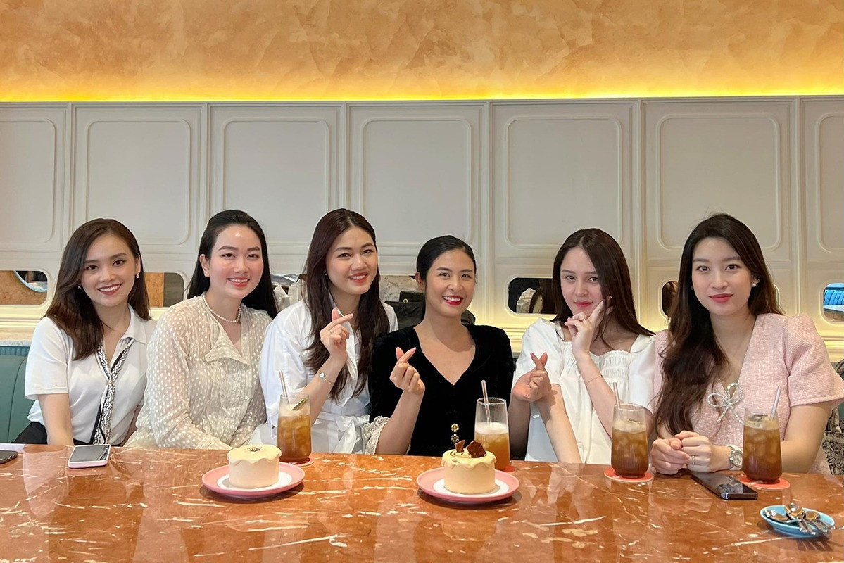 Dàn người đẹp hội ngộ nhân dịp sinh nhật Á hậu Thanh Tú.