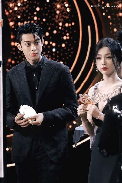 Hai người được yêu thích với phim Thương Lan Quyết. Hai người được yêu thích với phim Thương Lan Quyết.