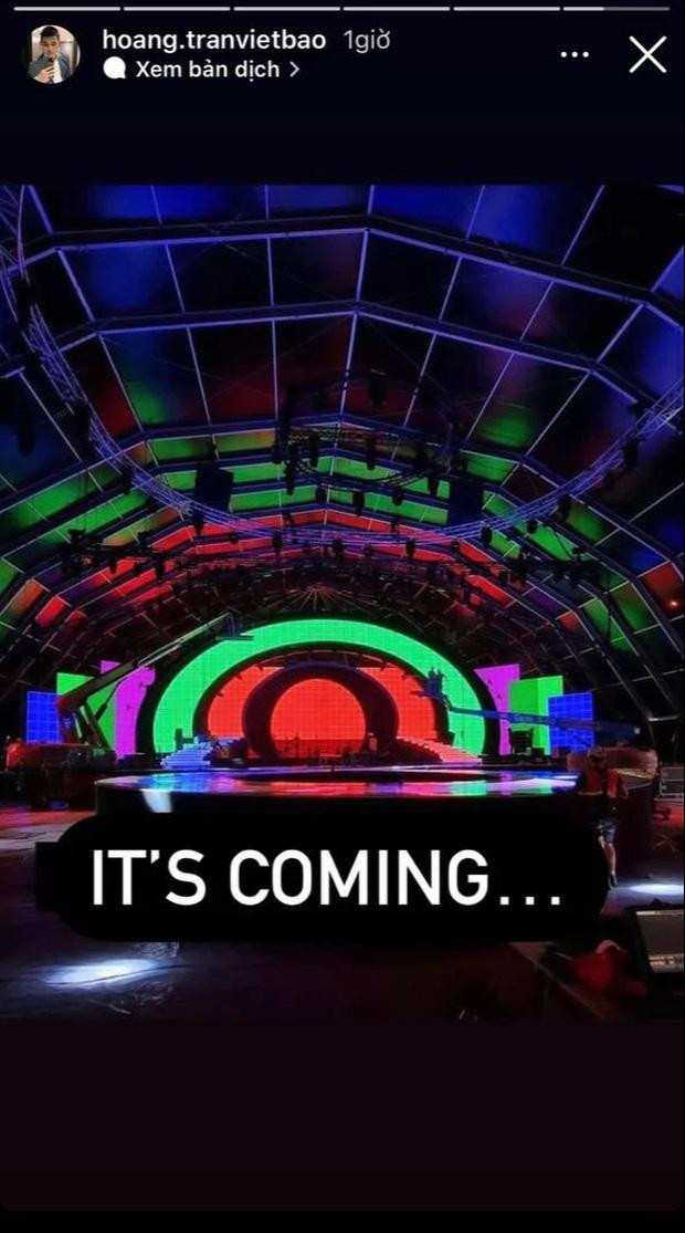 Sân khấu của đêm thi bán kết và quốc phục được CEO Bảo Hoàng chia sẻ.