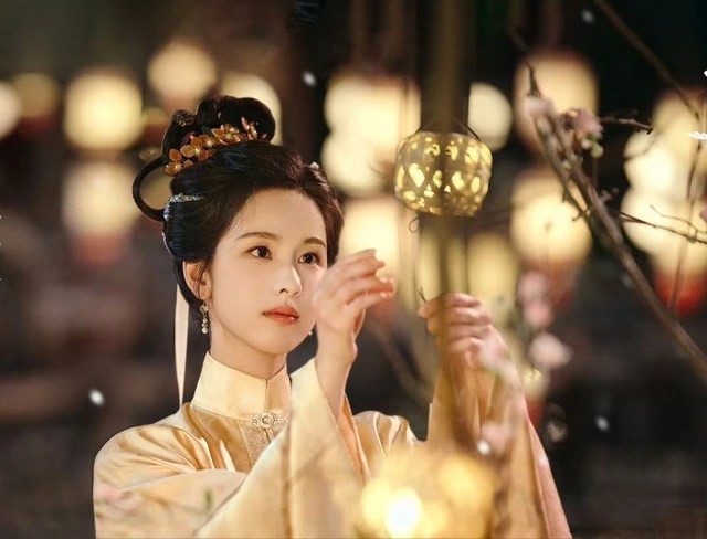 Quý Nữ (Nhạn Hồi Thì) là phim hắc mã chính hiệu. Quý Nữ (Nhạn Hồi Thì) là phim hắc mã chính hiệu.