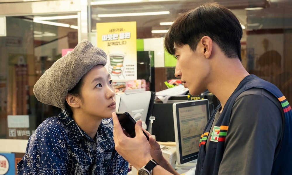 Đôi bạn thân trái ngược tính cách