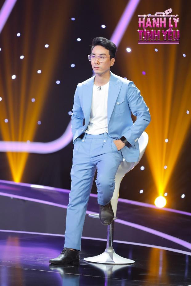 Công Hoàng tham gia Hành lý tình yêu. Công Hoàng tham gia Hành lý tình yêu.