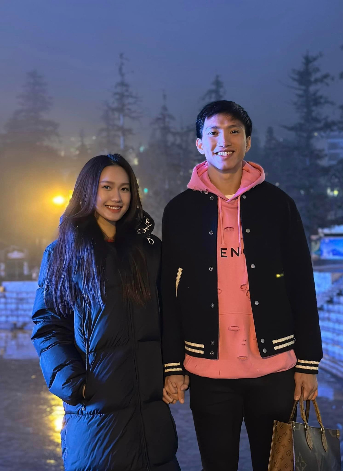 Cặp đôi từng có một năm không nói chuyện.