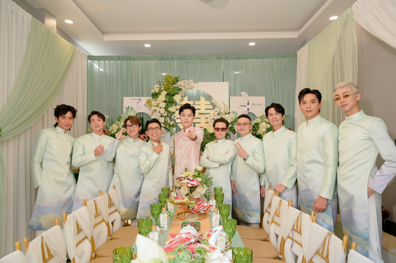 Minh Dự từng có mặt trong đội bê tráp cho Phan Đạt. Minh Dự từng có mặt trong đội bê tráp cho Phan Đạt.